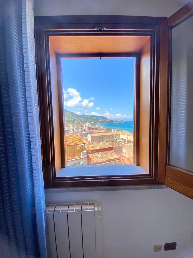 Ruggero House Apartment Чефалу Екстериор снимка