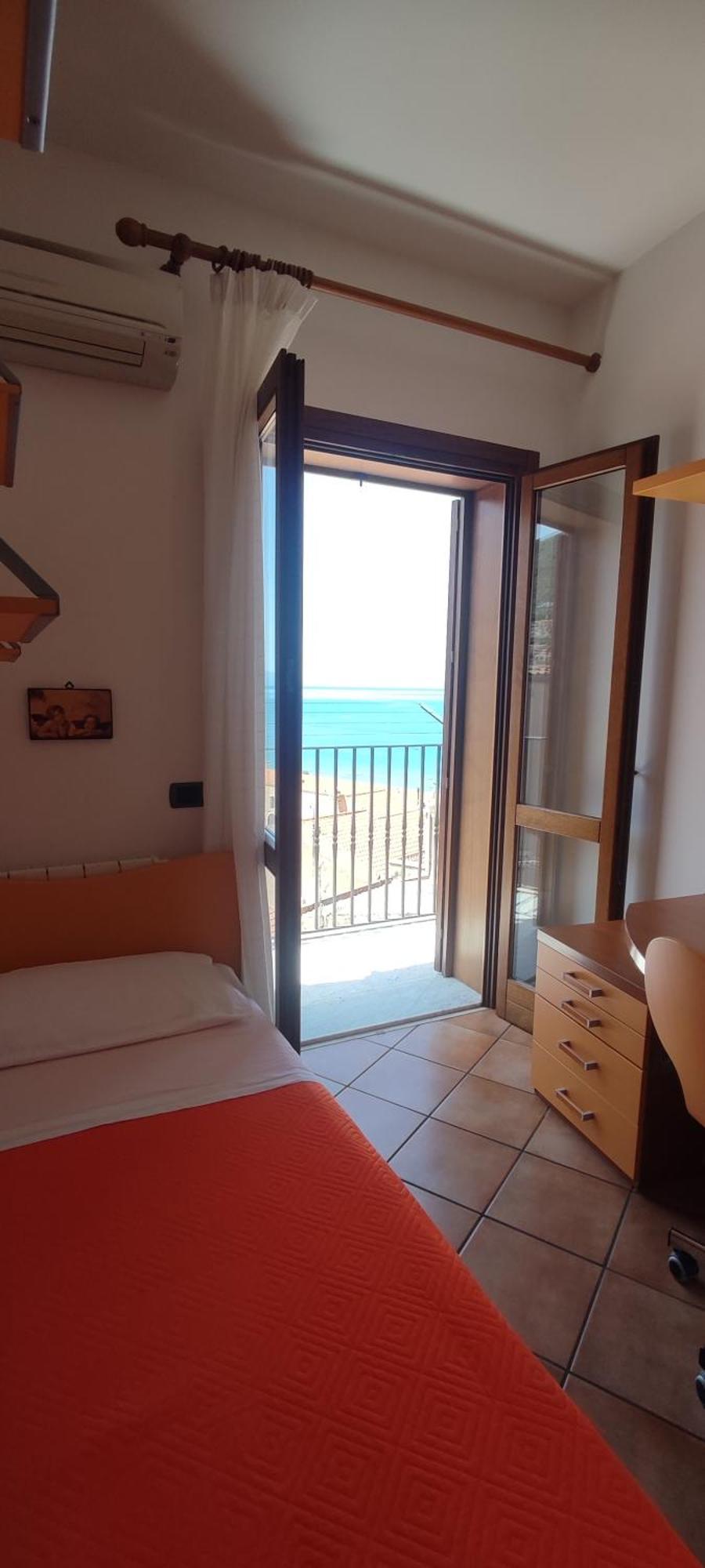 Ruggero House Apartment Чефалу Екстериор снимка